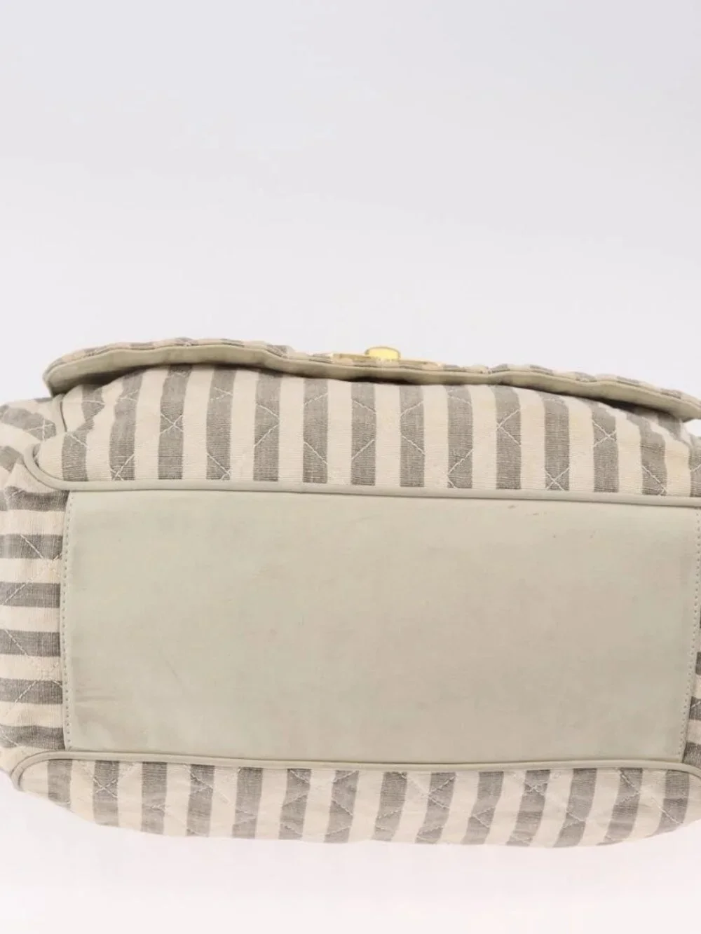 CHANEL brand	chanel color	gray